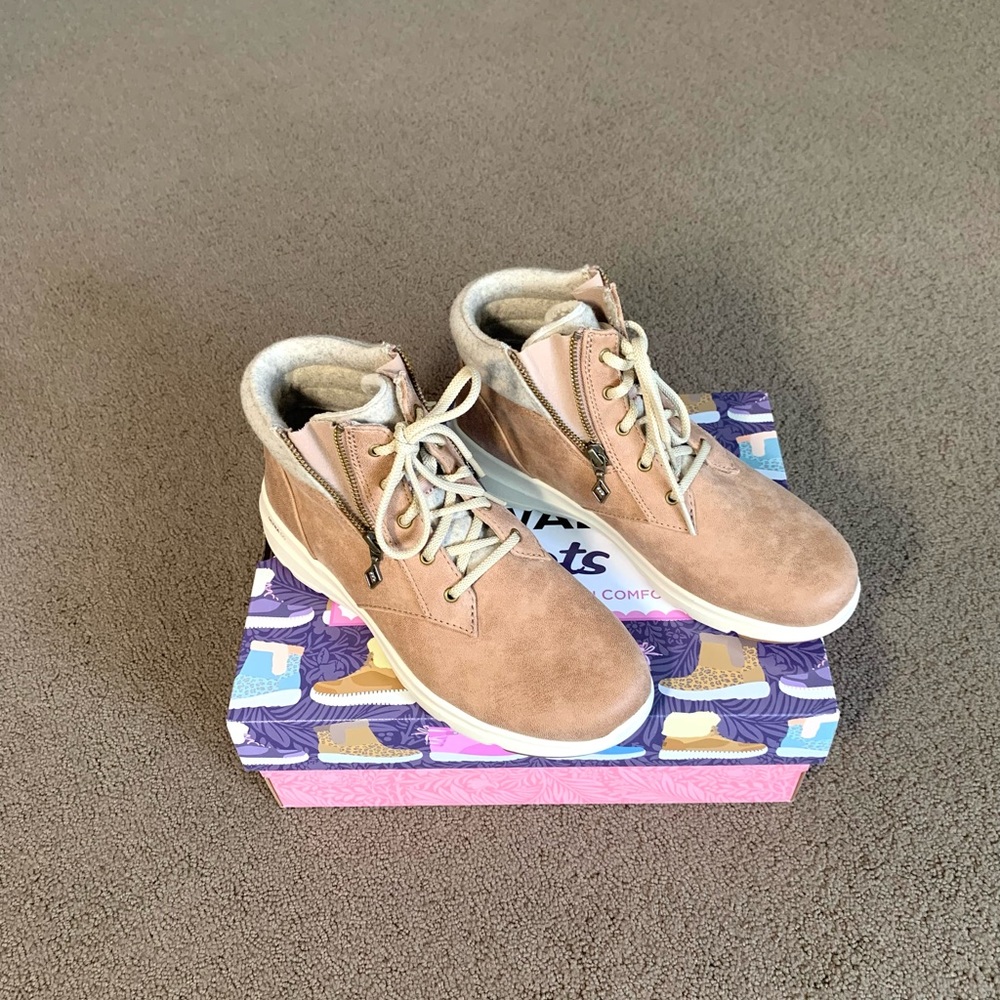 SKECHERS Go Walk Boots Women's Size 8.5